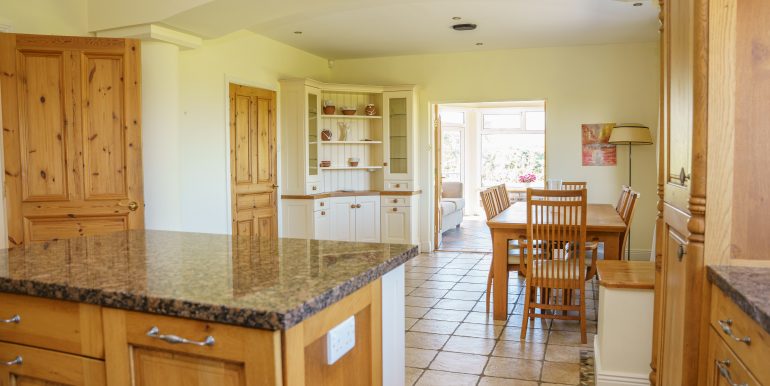 Riverview House - Kitchen-Dining-Sunroom-8
